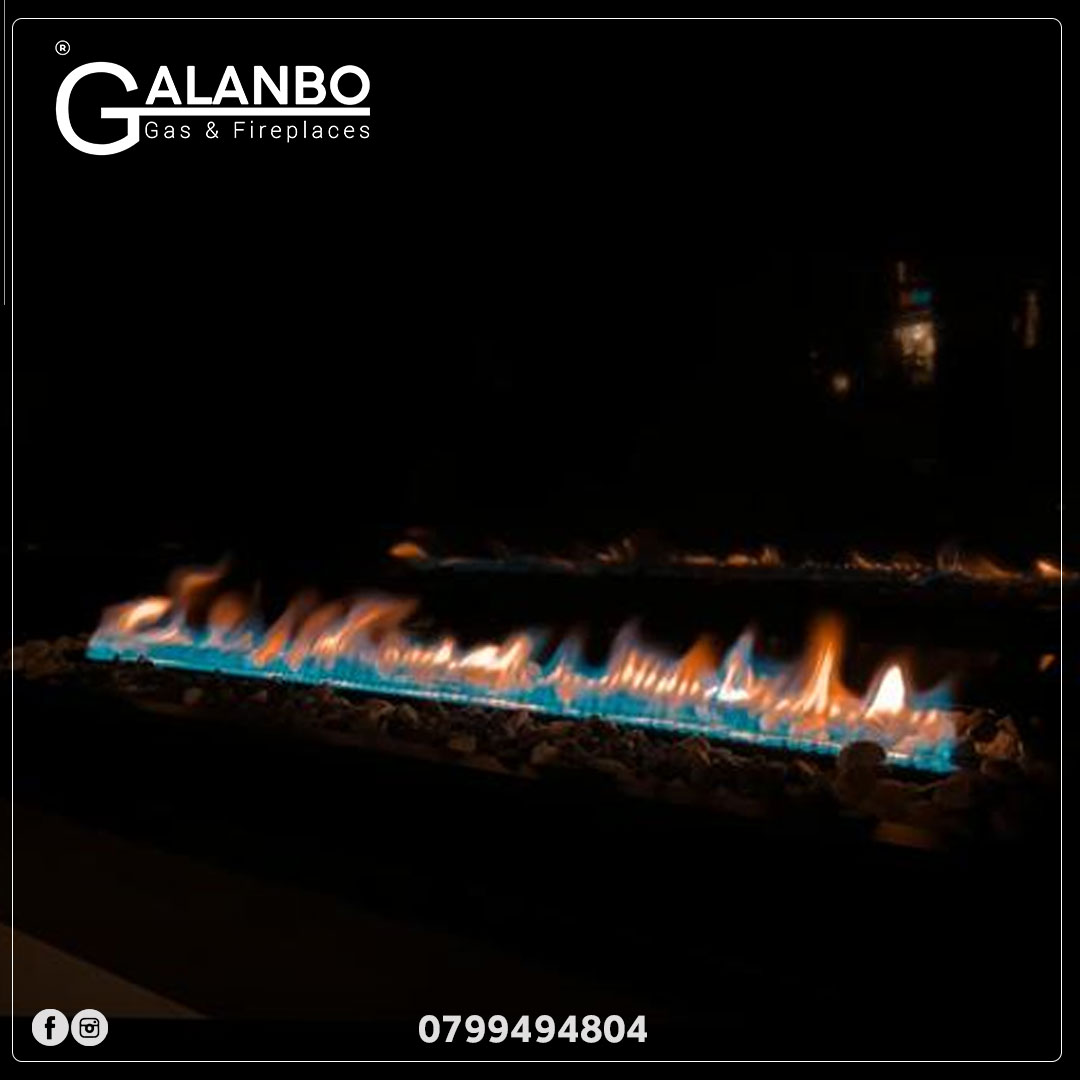 فاير بليس مضاء ليلاً